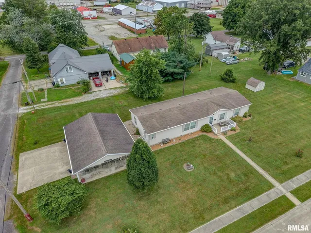 $179,900 | 1111 South Jefferson Street, Salem, IL 62881