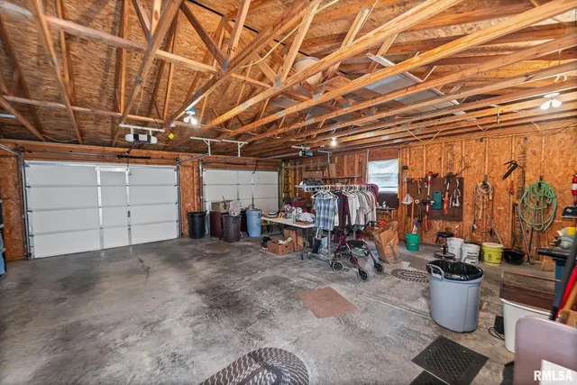 $189,000 | 1111 South Jefferson Street, Salem, IL 62881