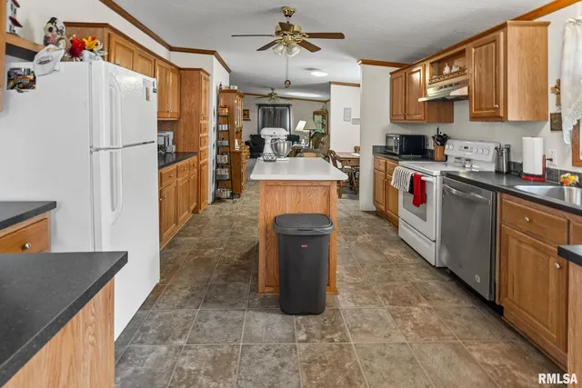 $189,000 | 1111 South Jefferson Street, Salem, IL 62881