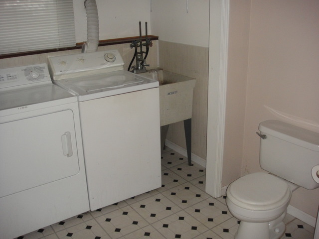 28W726 Wagner Road Naperville, IL 60564 - Photo 22 of 22 a bathroom with a sink toilet and shower