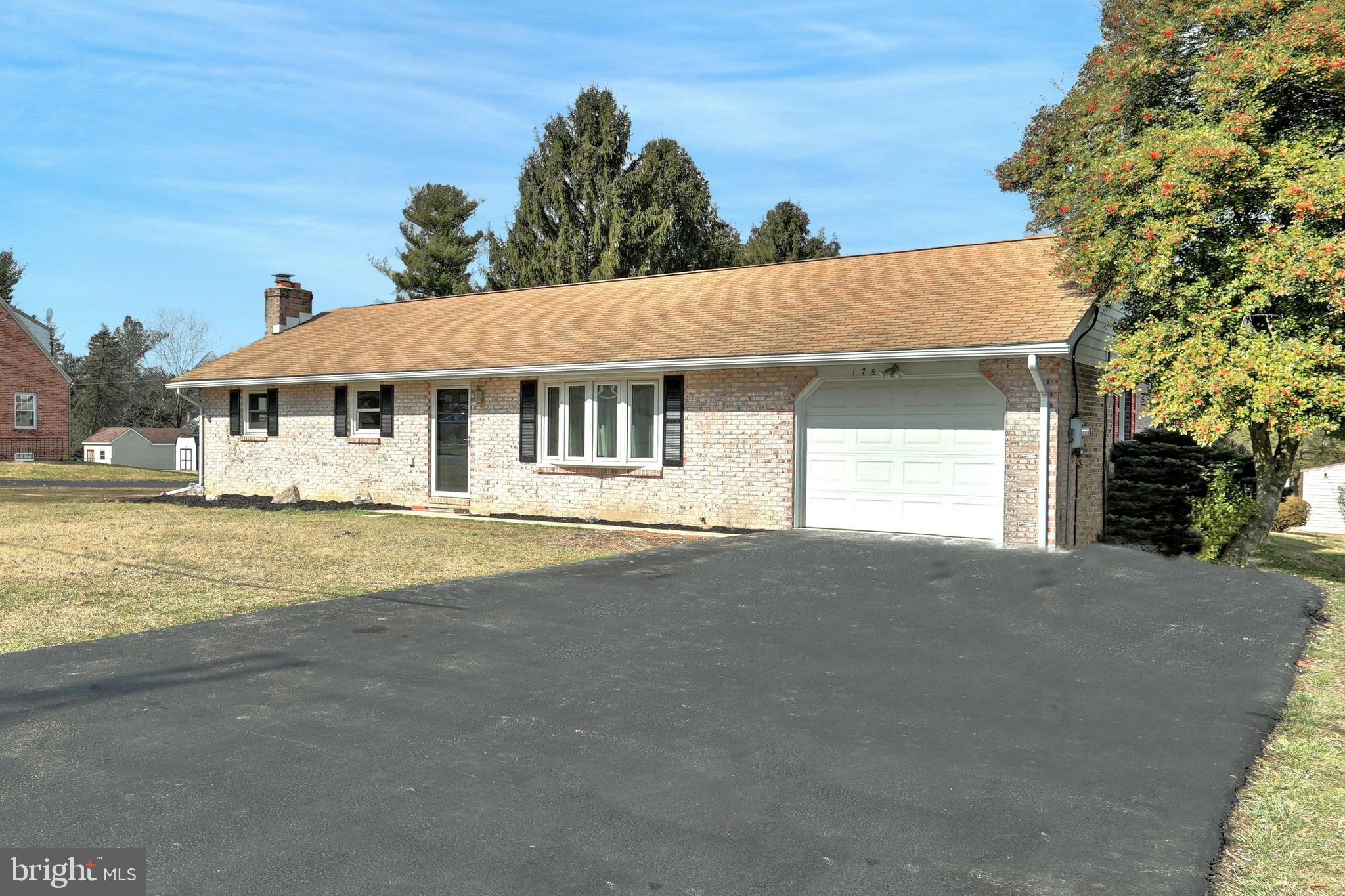 175 Homeland Road York, PA 17403 - Photo 2 of 28