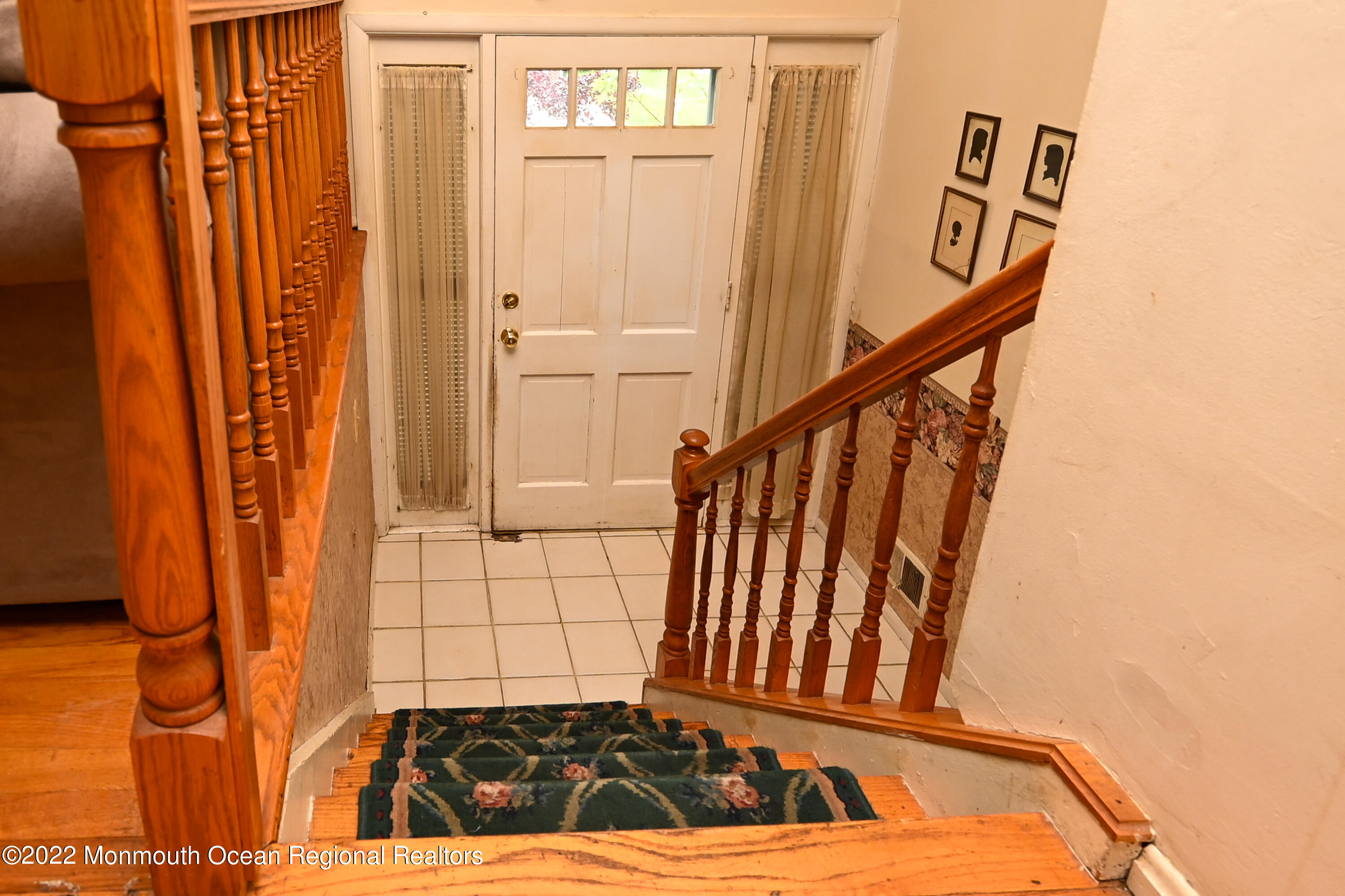 118 Milford Road Neptune Township, NJ 07753 - Photo 5 of 43 Front Entry Level 1