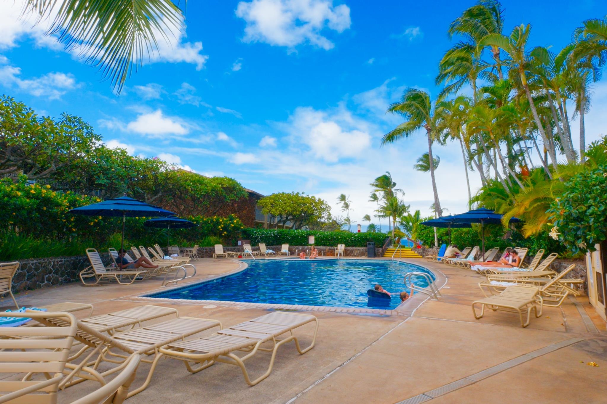 5315 Lower Honoapiilani Road, Unit D128 Lahaina, HI 96761 - Photo 15 of 24 a garden view with a seating space
