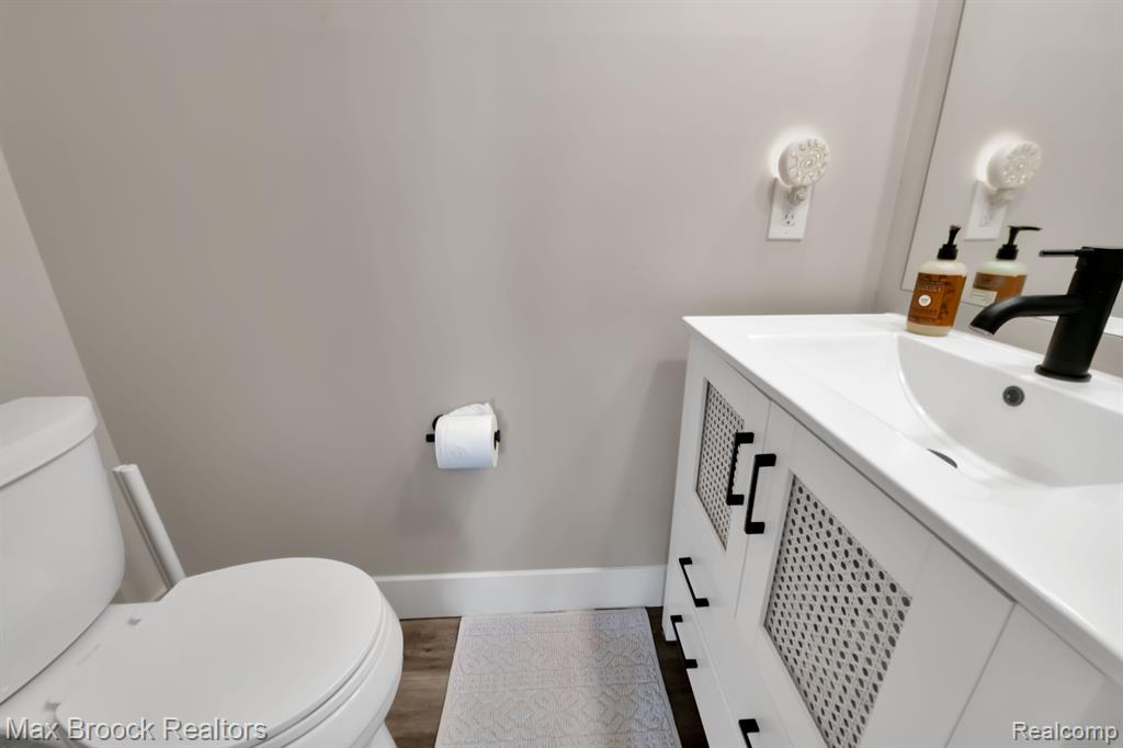 2103 North Fairview Lane Rochester Hills, MI 48306 - Photo 18 of 45