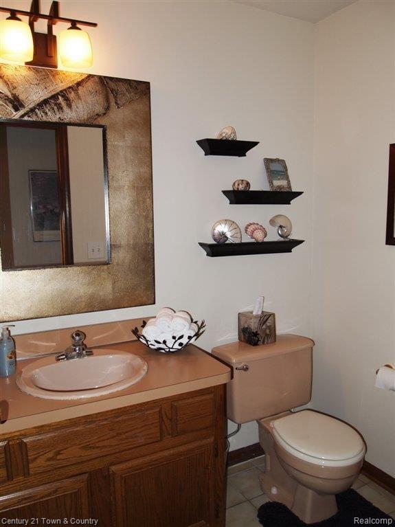 236 Tanglewood Drive Rochester, MI 48309 - Photo 13 of 18 Half Bath