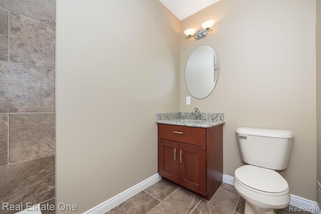 630 Lockmoore Court Rochester Hills, MI 48307 - Photo 34 of 65