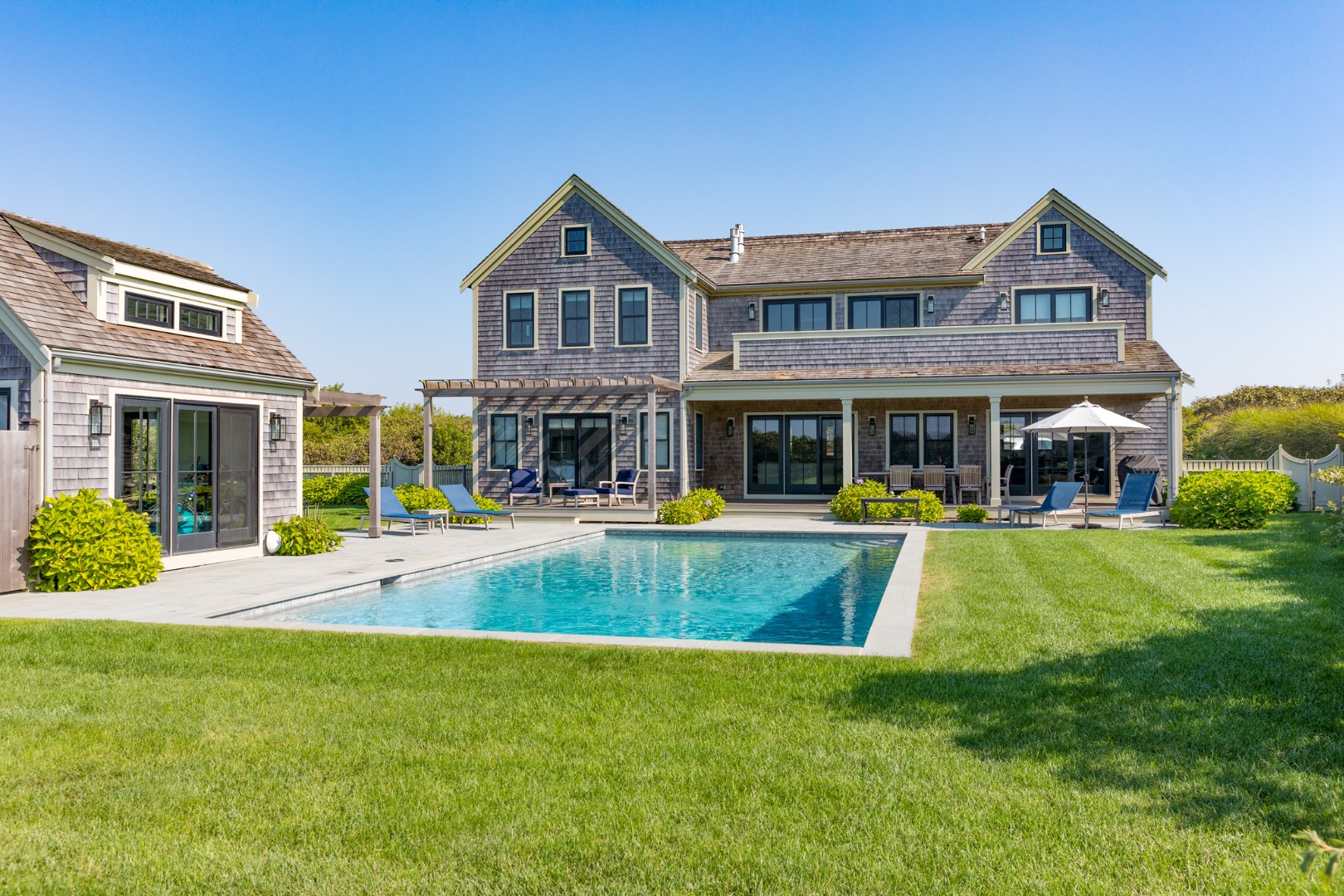 7 Coffin Road Nantucket, MA 02554 - Photo 1 of 28 Gallery Image 1