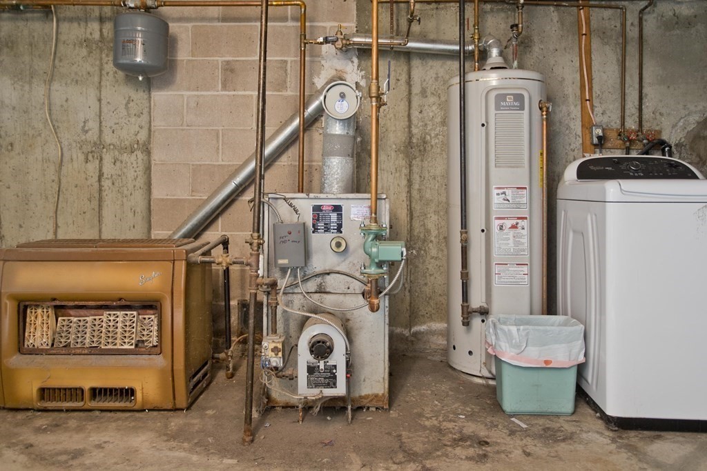 1161 Morgan Road West Springfield, MA 01089 - Photo 42 of 42 a utility room with dryer and washer