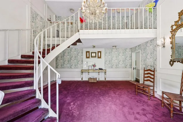 a view of entryway and hall