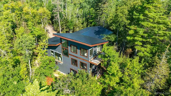 $525,000 | 14330 Harbor Coast Lane, Copper Harbor, MI 49918