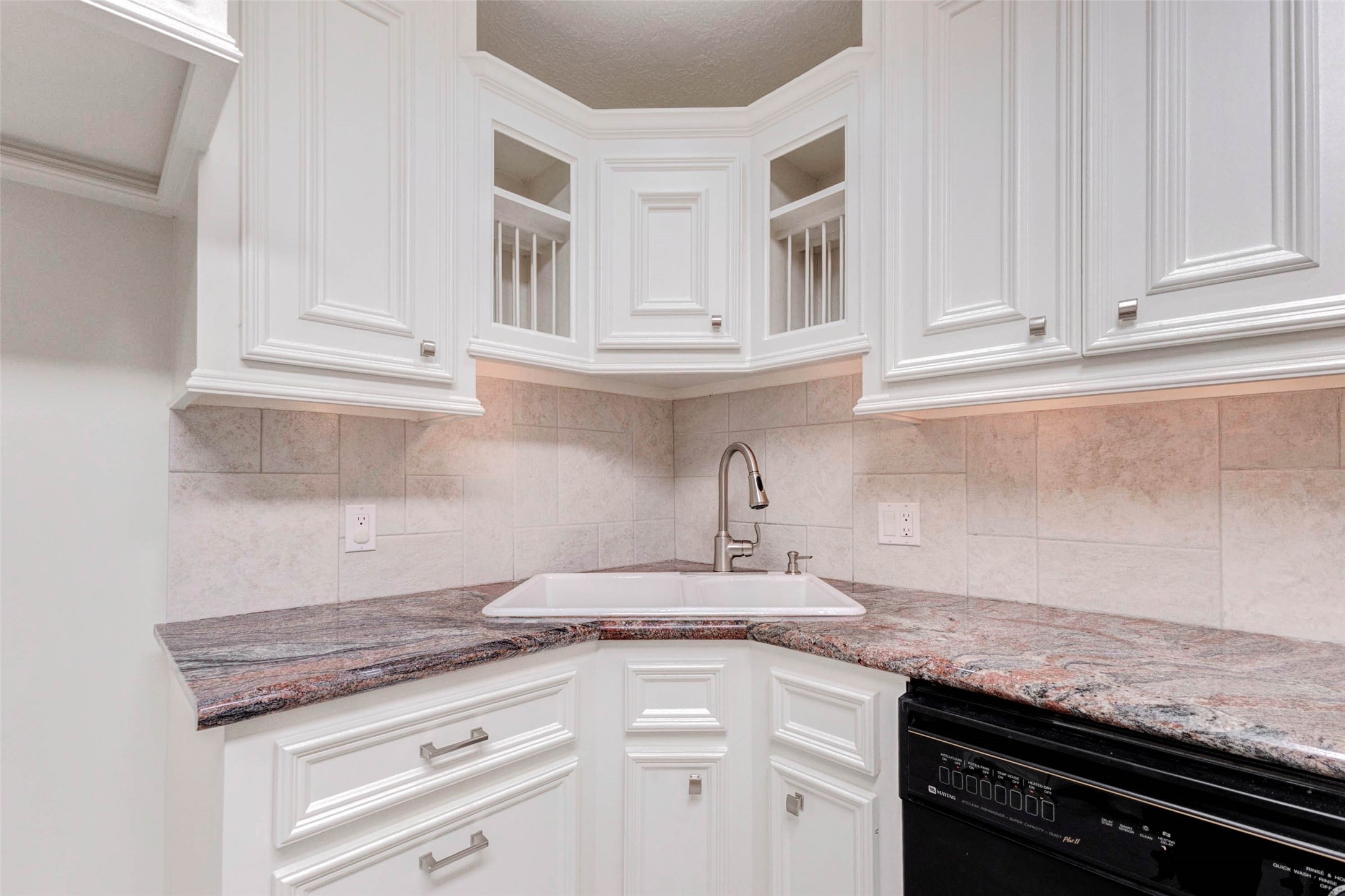 9650 Val Verde Street Houston, TX 77063 - Photo 11 of 50