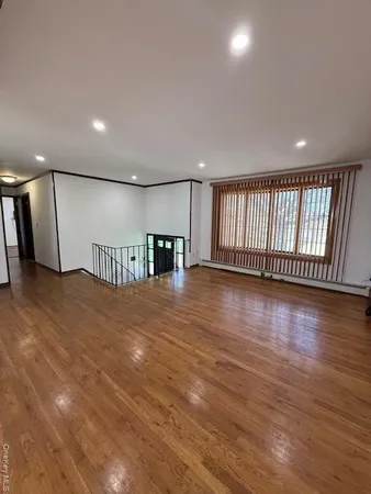 $3,500 | 11 Edwards Place, Valley Stream, NY 11580