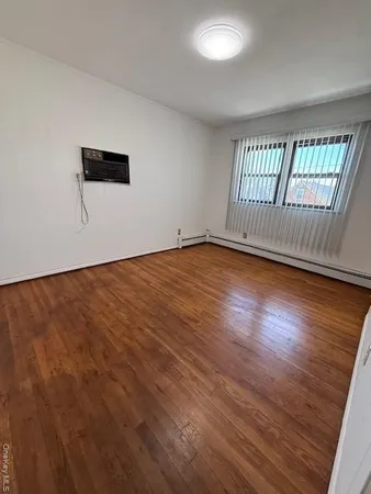 $3,500 | 11 Edwards Place, Valley Stream, NY 11580