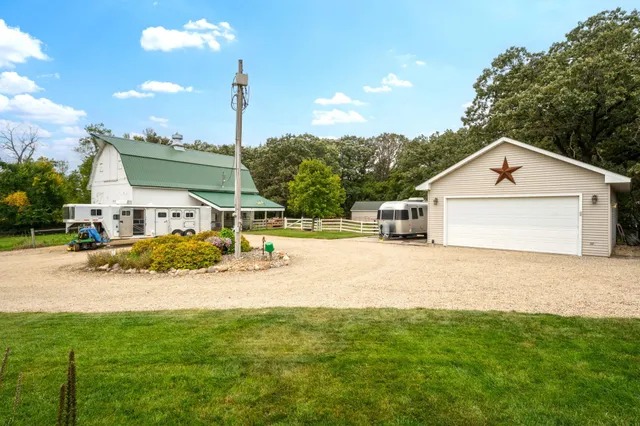 $729,000 | 87854 Highway 251, Austin, MN 55912