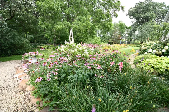 $729,000 | 87854 Highway 251, Austin, MN 55912