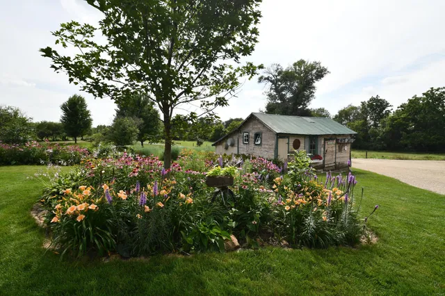 $729,000 | 87854 Highway 251, Austin, MN 55912