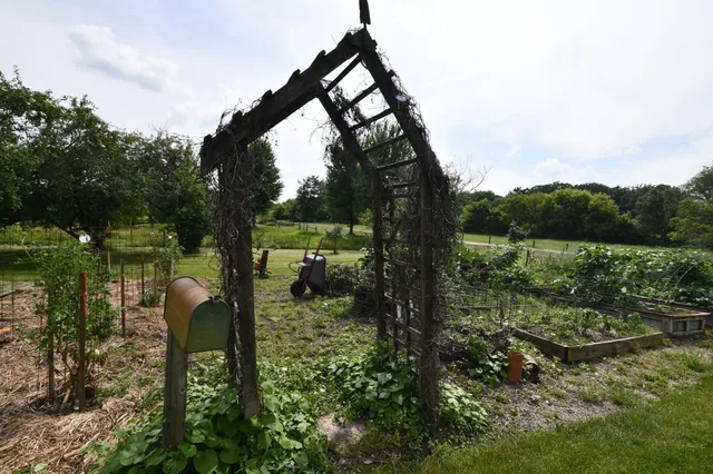 $729,000 | 87854 Highway 251, Austin, MN 55912