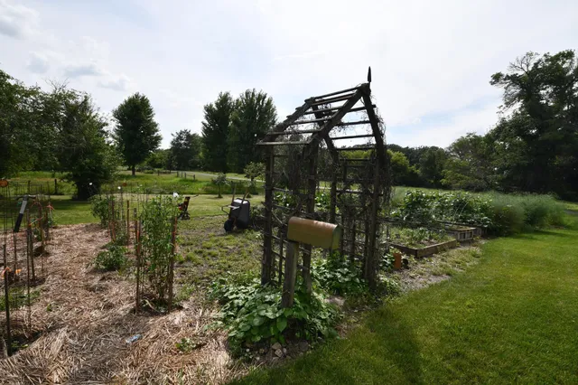 $729,000 | 87854 Highway 251, Austin, MN 55912