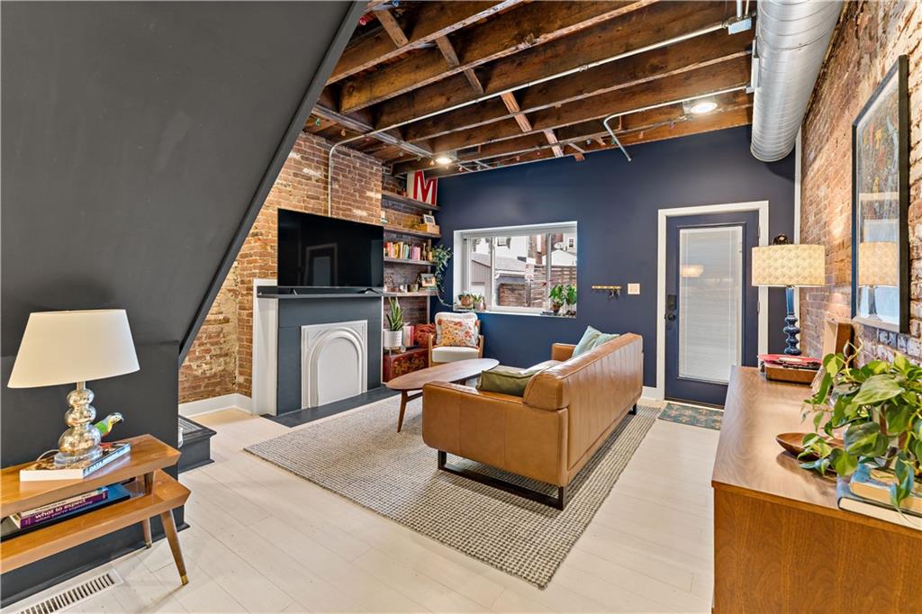 172 Lodi Way Pittsburgh, PA 15201 - Photo 13 of 40