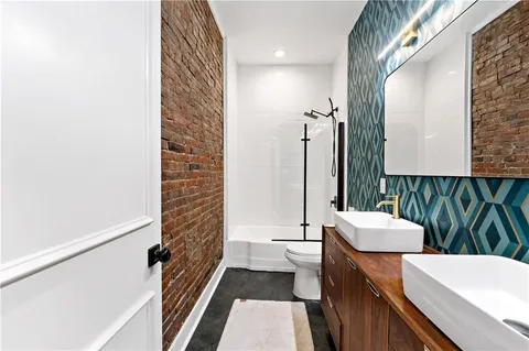 $369,000 | 172 Lodi Way, Pittsburgh, PA 15201