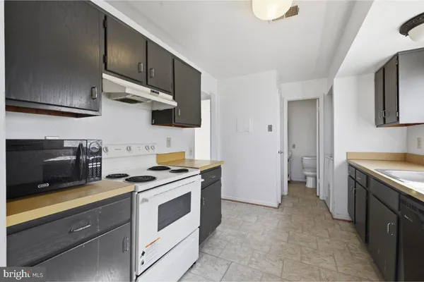 $149,500 | 1403 Key Parkway, Unit 201, Frederick, MD 21702