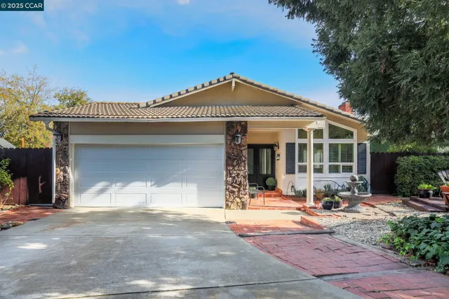 $934,950 | 41 Mt Shasta Place, Clayton, CA 94517