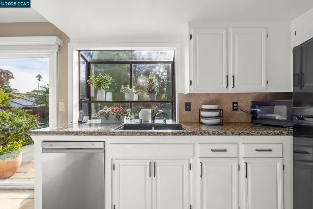 $934,950 | 41 Mt Shasta Place, Clayton, CA 94517