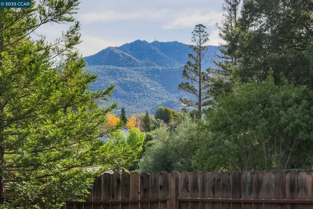 $934,950 | 41 Mt Shasta Place, Clayton, CA 94517