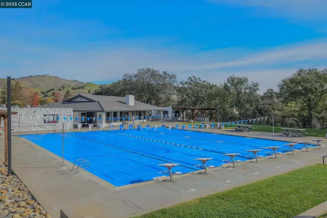 $934,950 | 41 Mt Shasta Place, Clayton, CA 94517