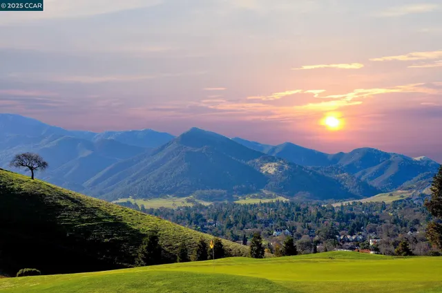 $934,950 | 41 Mt Shasta Place, Clayton, CA 94517