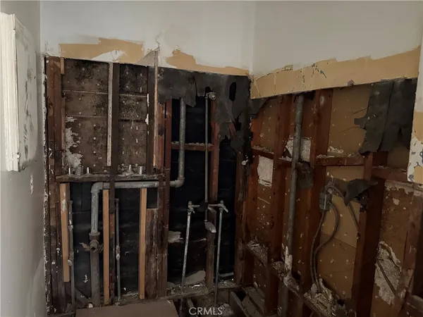 a view of walk in closet