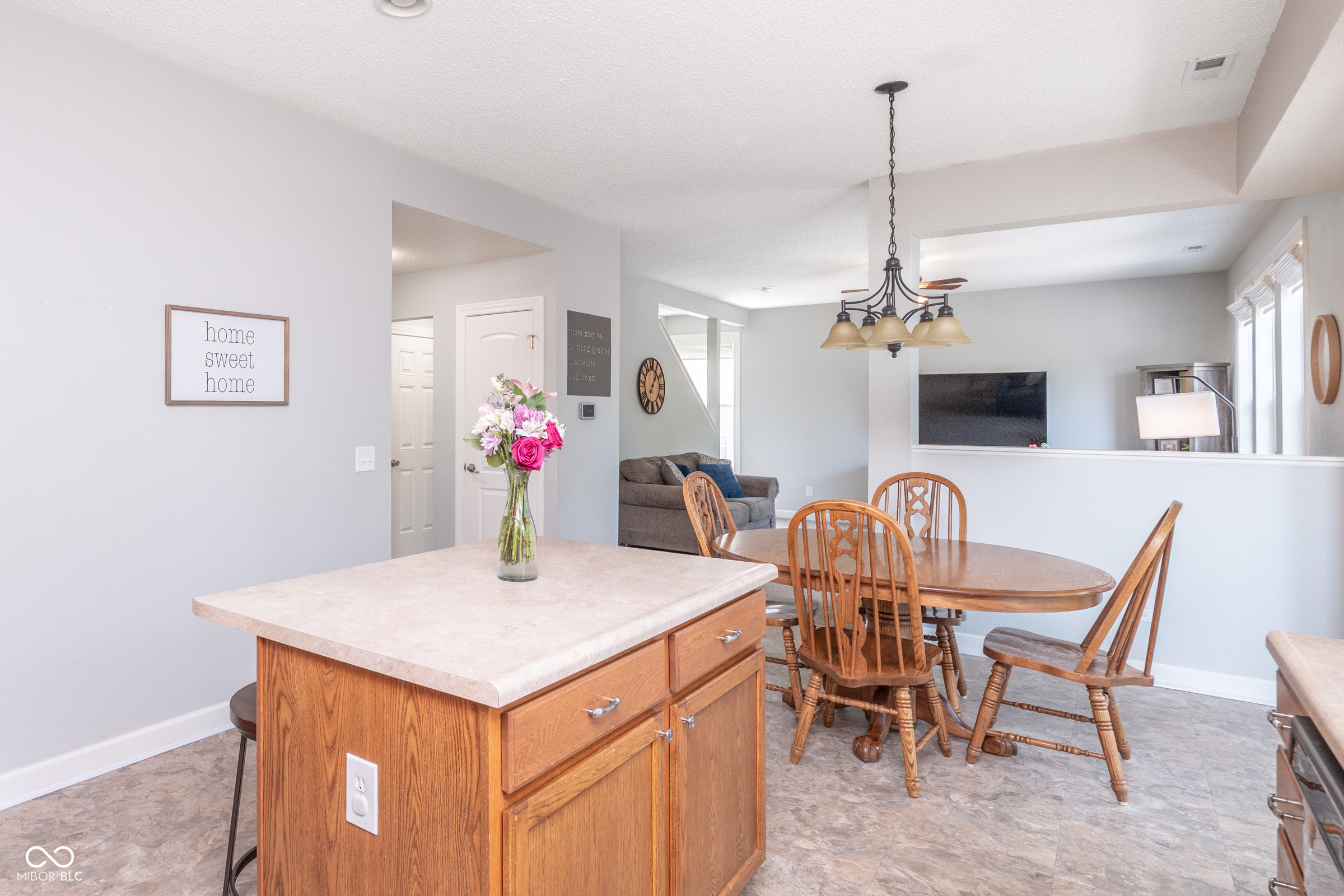9652 Rhodes Lane Avon, IN 46123 - Photo 14 of 49
