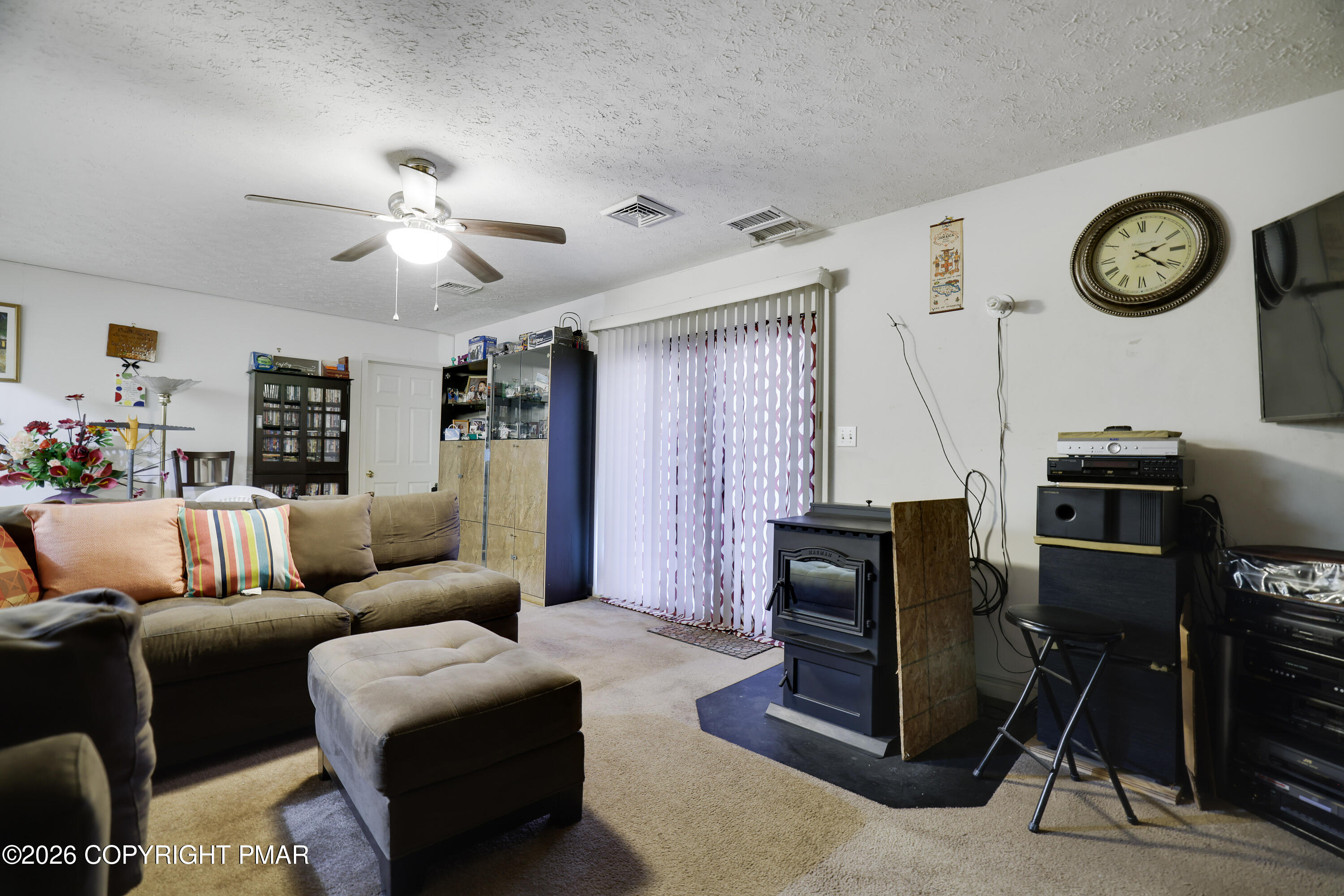 2137 Freedom Way Pocono Summit, PA 18346 - Photo 3 of 71 13-RBP53950