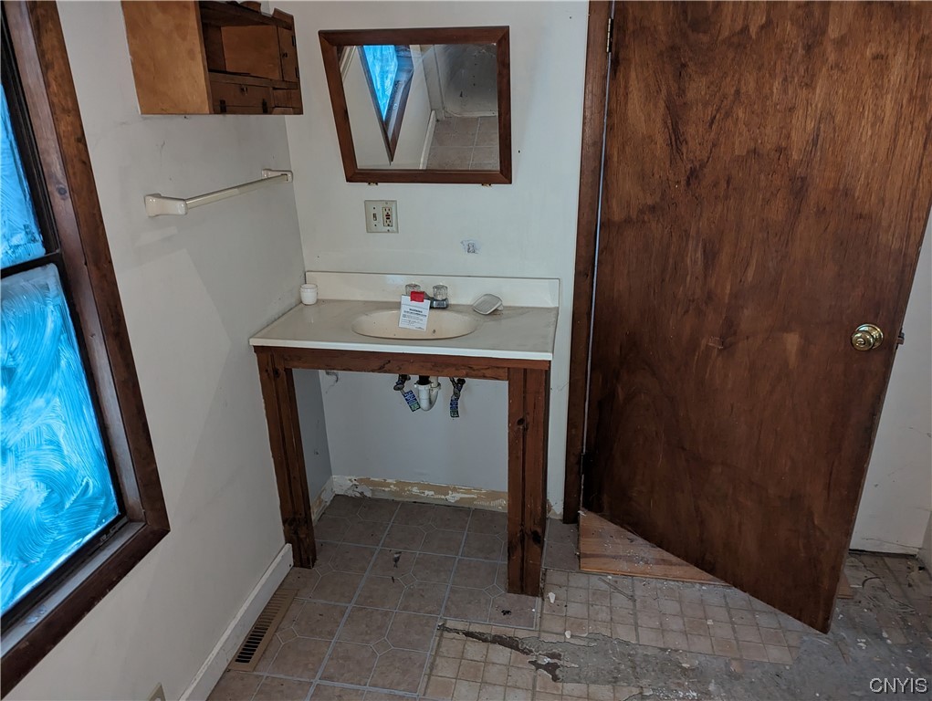 348 Maple Street Oneida, NY 13421 - Photo 11 of 19