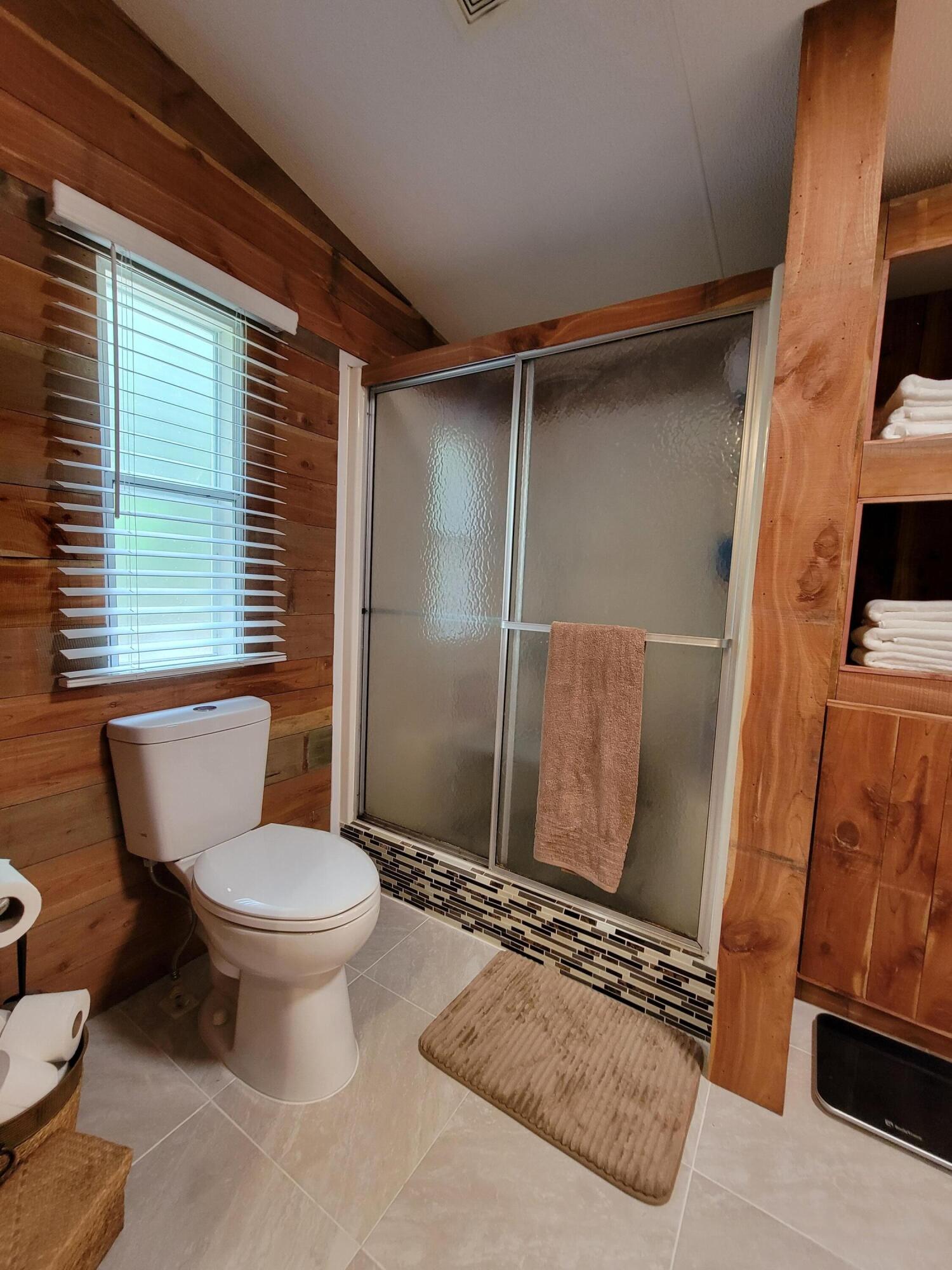 1374 Rock Hill Road DeFuniak Springs, FL 32435 - Photo 26 of 29 Master bathroom