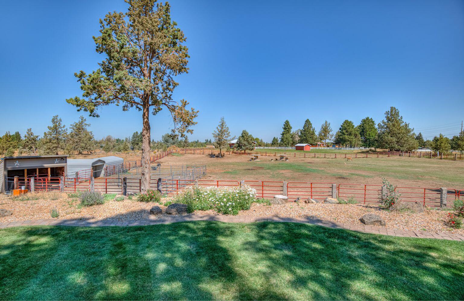 61915 Ward Road Bend, OR 97702 - Photo 64 of 77 G3AzsBGH