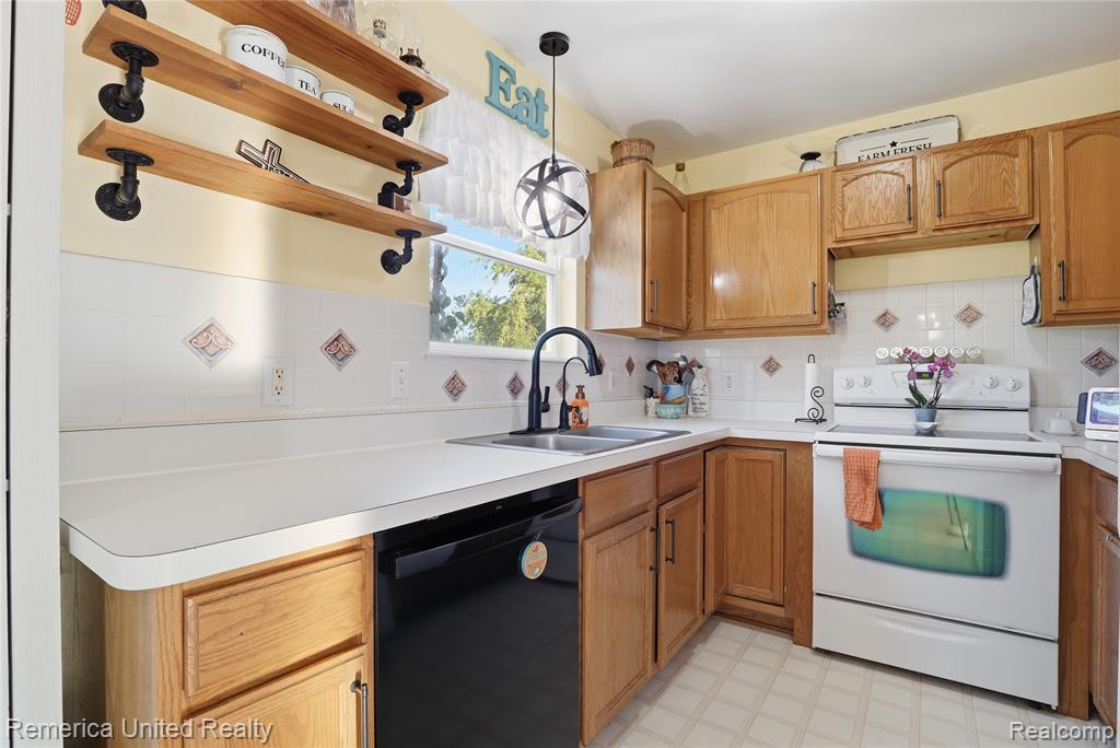 15489 Bird Road Linden, MI 48451 - Photo 11 of 42