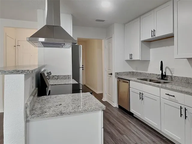 $1,676 | 733 Admiralty Way, Fort Worth, TX 76108