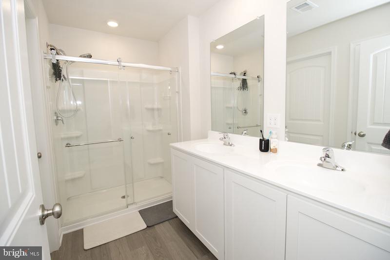 760 Currant Circle Magnolia, DE 19962 - Photo 26 of 33 Main Bedroom Private Bathroom