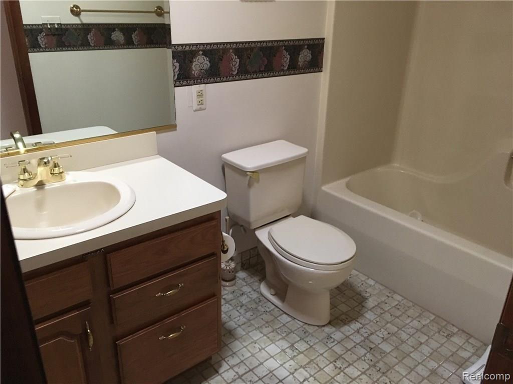 3903 John R Road Troy, MI 48083 - Photo 18 of 28 Full Bath Ceramic Tile Flooring!