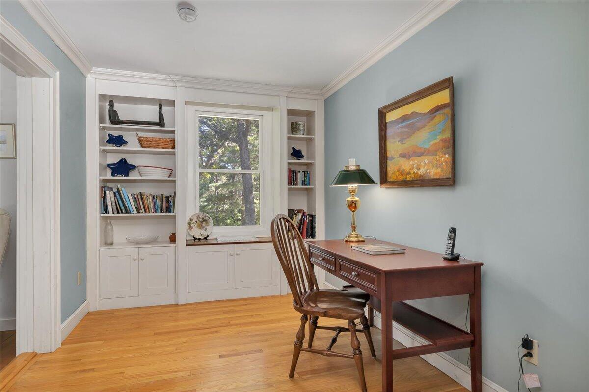 60 Pleasant Point Road Wellfleet, MA 02667 - Photo 25 of 58 a view of a dining room with furniture and window