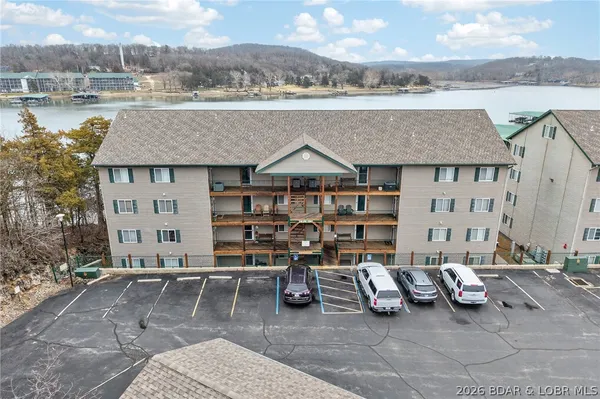 $295,000 | 159 Cedar Glen Court, Unit 1C, Camdenton, MO 65020