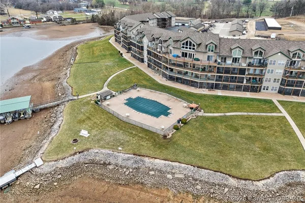 $295,000 | 159 Cedar Glen Court, Unit 1C, Camdenton, MO 65020