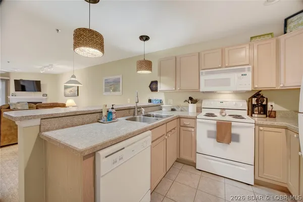 $295,000 | 159 Cedar Glen Court, Unit 1C, Camdenton, MO 65020