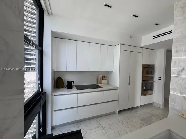 $14,000 | 1010 Brickell Avenue, Unit 1905, Miami, FL 33131