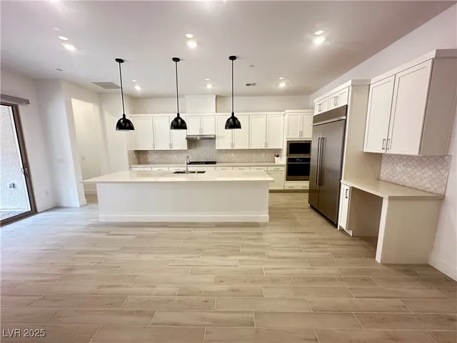 $3,000 | 350 Tigullio Avenue, Henderson, NV 89011