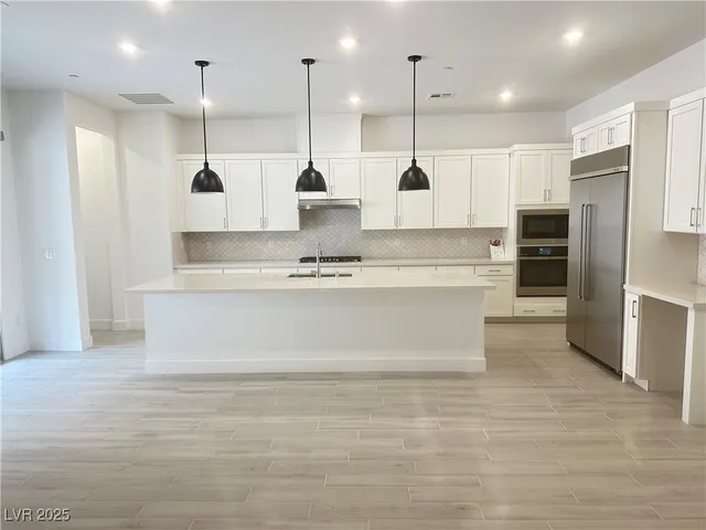 $3,000 | 350 Tigullio Avenue, Henderson, NV 89011