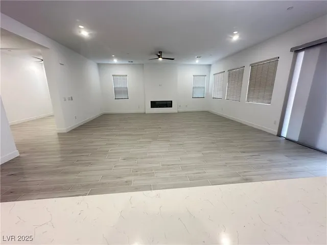 $3,000 | 350 Tigullio Avenue, Henderson, NV 89011