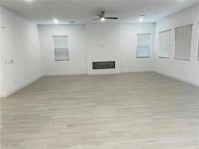 $3,000 | 350 Tigullio Avenue, Henderson, NV 89011