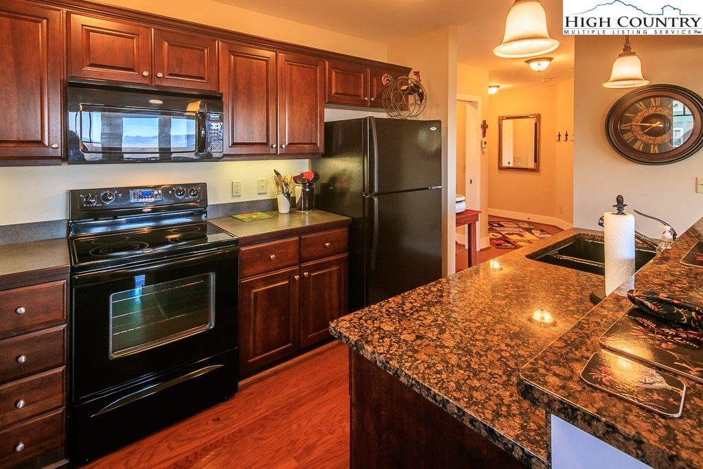 964 Ridge Haven Parkway, Unit R1422 Banner Elk, NC 28604 - Photo 10 of 30 Gallery Image 10